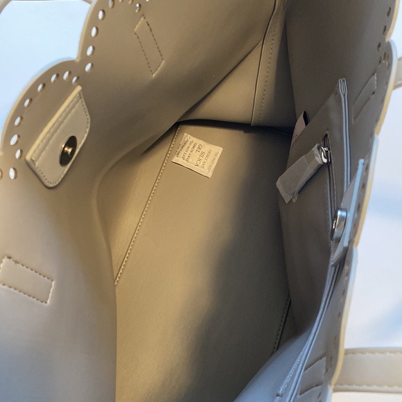 🦋🦋🦋NWT bag/tote - Picture 2 of 6